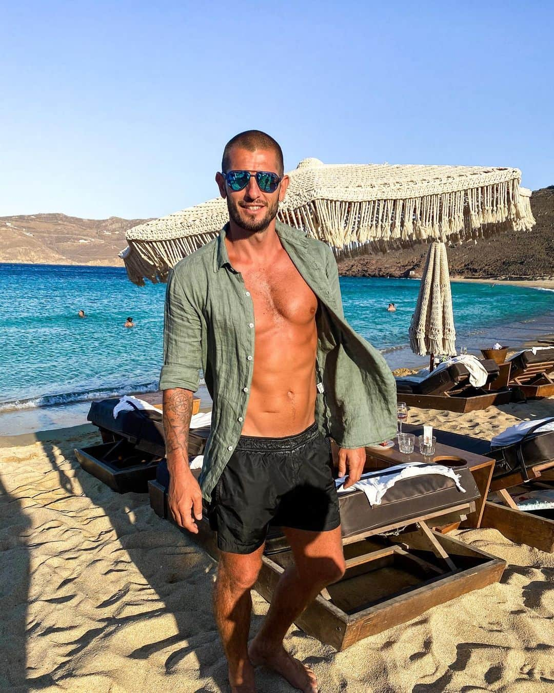 ムラデン・ペトリッチのインスタグラム：「Island vibes 🌴💦☀️ #mykonos #island」