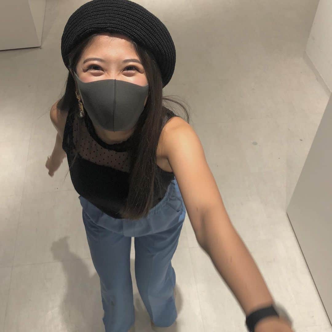 EON（梶野恵園）のインスタグラム：「﻿ ﻿ ﻿ お決まりの﻿ "今日の服写真撮って〜"﻿ ﻿ の延長で﻿ 全然携帯渡してくれへんくて﻿ ﻿ 必死に追いかけてるの図🏃🏃🏃﻿ ﻿ ﻿ ﻿ でも地味に笑顔で喜んでる(?)﻿ ﻿ ﻿ ﻿ ﻿ photos by RUNA﻿ ﻿ ﻿ ﻿」