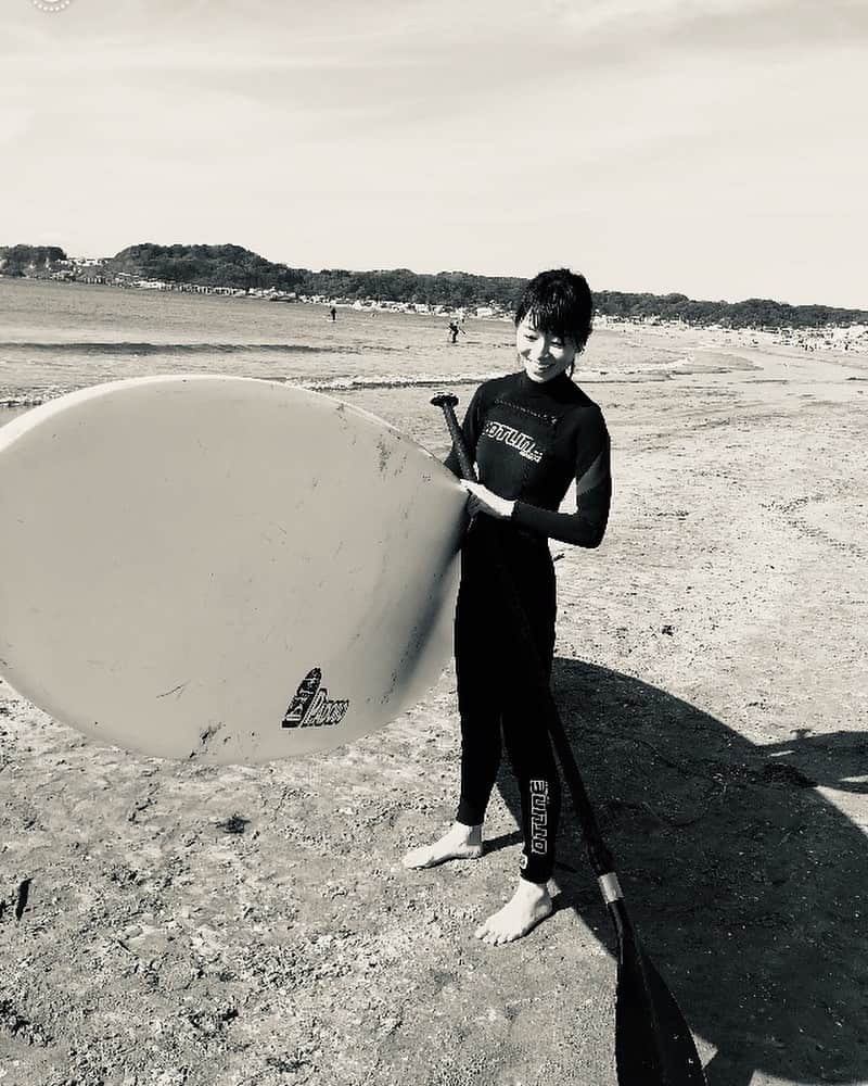 前田真理子のインスタグラム：「また行きたい場所です！  7月24日（金）深夜0時12分から始まりましたドラマ24「40万キロかなたの恋」。  英語タイトルの候補をいくつか挙げさせてもらい、 “LOVE FROM SPACE”に決定👨🏻‍🚀  海外の皆さんにこのタイトルで届くと思うと、嬉しいばかりです😊 是非ご覧ください。  #去年の写真　#SUP」