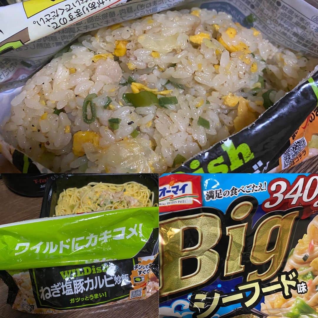 浅香圭（コラゾン）さんのインスタグラム写真 - (浅香圭（コラゾン）Instagram)「皿がいらない袋で食べる WILDish 『ねぎ塩豚カルビ炒飯』  マジ超美味いw  最近の冷凍炒飯 進化しとるw  パスタと合わせて400円位。 コスパ良きw  #graffiti#らくがき#art#lunch #イラスト#お弁当#マンガ#パスタ #pasta #演劇#冷凍食品 #伊藤健太郎#自炊#wildish  #パン#舞台#炒飯#男の料理 #japan#ラーメン #おかず#うどん #オーマイパスタ#料理男子 #ランチ#撮影#チャーハン #ヘアスタイル #マルハニチロ#映画」8月1日 23時46分 - keiasaka