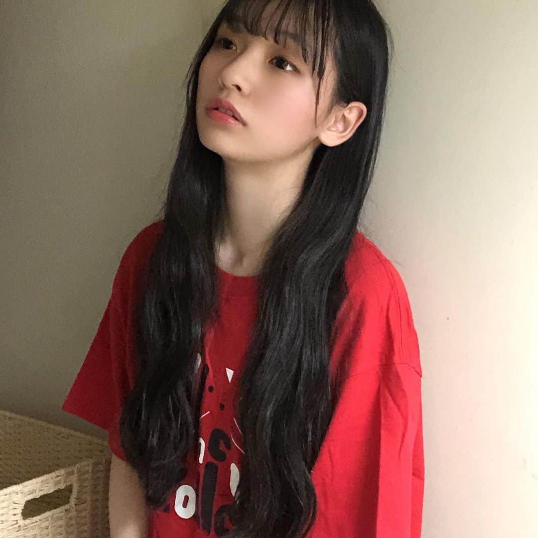 尾野寺みさのインスタグラム：「﻿ ﻿ どこみてんの﻿ ﻿ ﻿ #Tシャツ #ロングヘア #ウェーブ巻き﻿ #idol #longhair #hairarrange﻿ #リリバリ #アイドル #尾野寺みさ﻿ ﻿ #横顔 #高校生 #17歳」