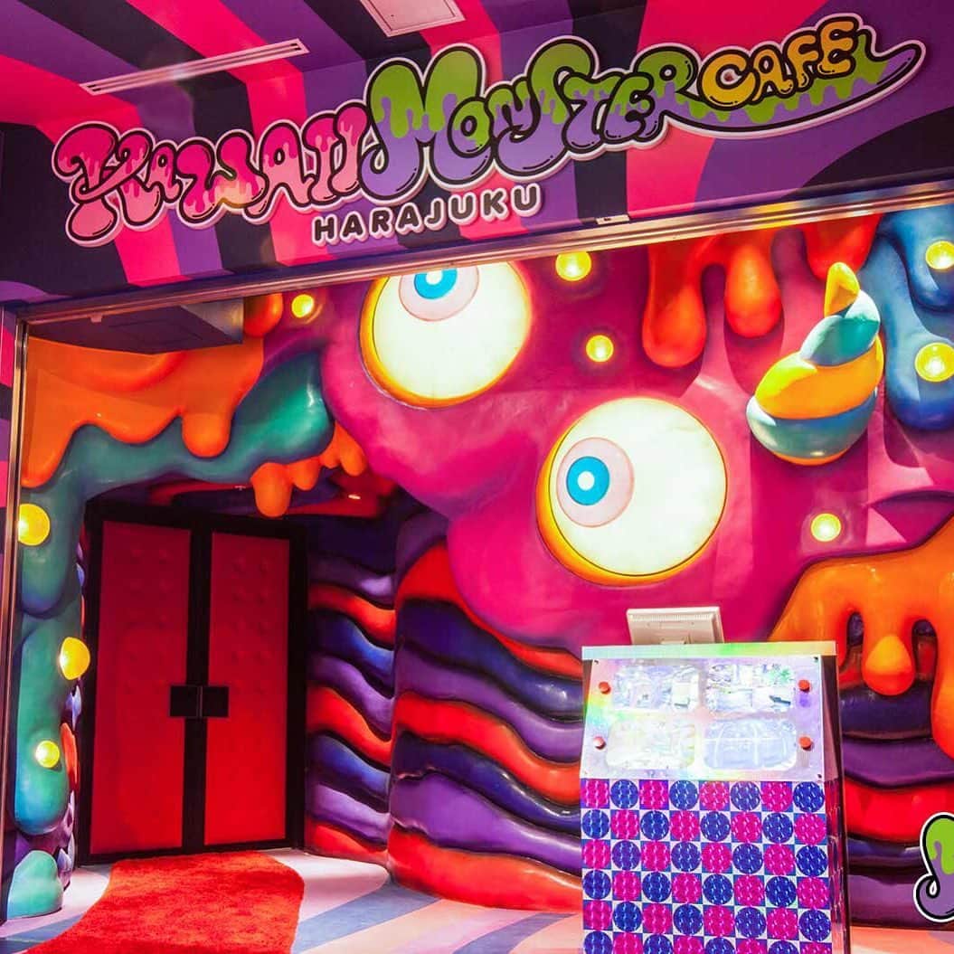 のインスタグラム：「It’s our 5th anniversary today at KAWAII MONSTER CAFE🎉🧁🧁🧁﻿ ﻿ How did this 5 years go for you❓﻿ ﻿ Those of you who came to visit, those of you who wish to visit, and those of you who saw this post🧒🏻🧒🏼🧒🏽🧒🏾🧒🏿We appreciate all of KAWAII MONSTER CAFE family❤️🧡💛💚💙💜We will send out more kawaii to you...🌈﻿ ﻿ ﻿ ﻿ ﻿ Share your memorable and favourite photos, and don’t forget to #kawaiimonstercafe 📷💥﻿ Monsters will check out those photos👀💭﻿ ﻿ ﻿ ﻿ ﻿ We have special menu for 5th year anniversary and time limited sales on online stores❣️﻿ Don’t miss out❣️﻿ ﻿ ﻿  #kawaiimonstercafe #monstercafe #カワイイモンスターカフェ  #destination #tokyo #harajuku #shinuya #art #artrestaurant #colorful #color #pink #cafe #travel #trip #traveljapan #triptojapan #japan #colorfulfood #rainbow #rainbowcake #rainbowpasta #strawberry #pancakes #takeshitastreet #harajukustreet #harajukugirl #tokyotravel #onlyinjapan」