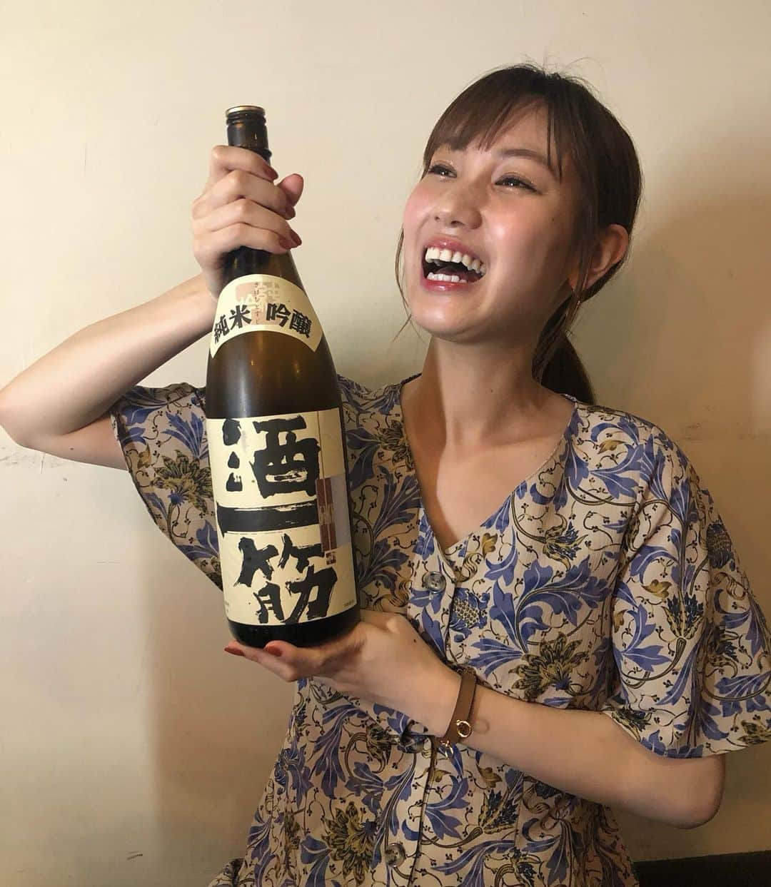 高野祐衣さんのインスタグラム写真 - (高野祐衣Instagram)「こっちのが合ってる🤔？  #日本酒 #日本酒女子 #酒一筋 #ゆいぽんしゅ」8月1日 23時44分 - yuipooon12_06