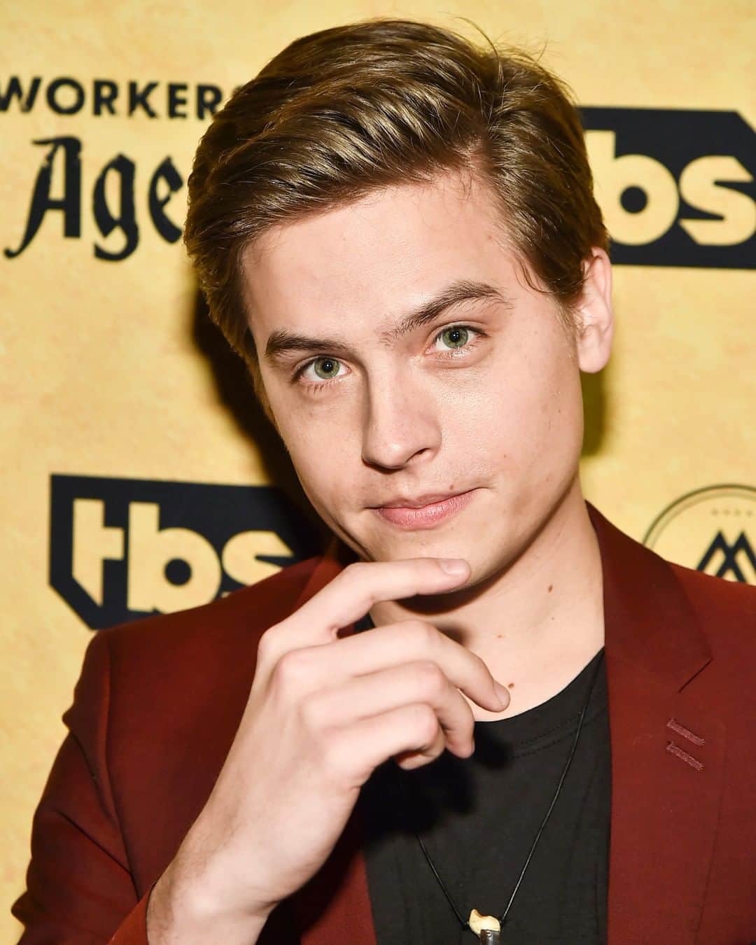 E! Onlineさんのインスタグラム写真 - (E! OnlineInstagram)「We have some 𝙨𝙪𝙞𝙩𝙚 news for Dylan Sprouse fans: he has a new upcoming role in the sequel for #After, and it involves a love triangle. Head to the link in bio to watch the full trailer. (📷:Getty)」8月2日 0時00分 - enews