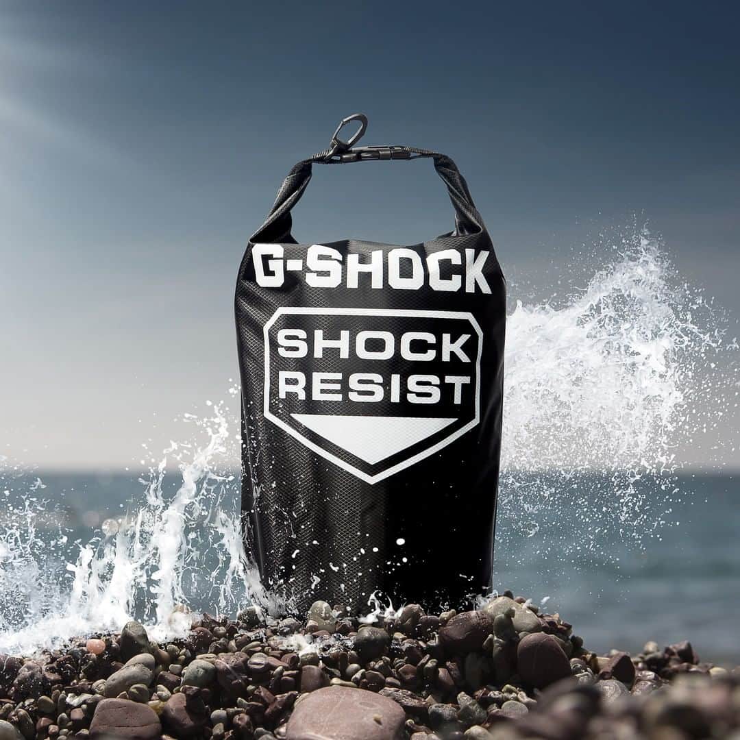 G-SHOCKさんのインスタグラム写真 - (G-SHOCKInstagram)「Summer swag. We're giving away 10 waterproof bags to go with your G-SHOCK waterproof watch.  To Enter: 1. Follow @gshock_us. 2. Like this photo. 3. Tag three friends in the comments below. Disclaimer: No purchase necessary. Ends August 9, 2020 at 11:59 p.m. ET. See link in bio for full rules. Winners will be selected, announced, and contacted via Instagram DM on August 10, 2020. #gshock #giveaway #sweepstakes #teamgshock」8月2日 0時00分 - gshock_us