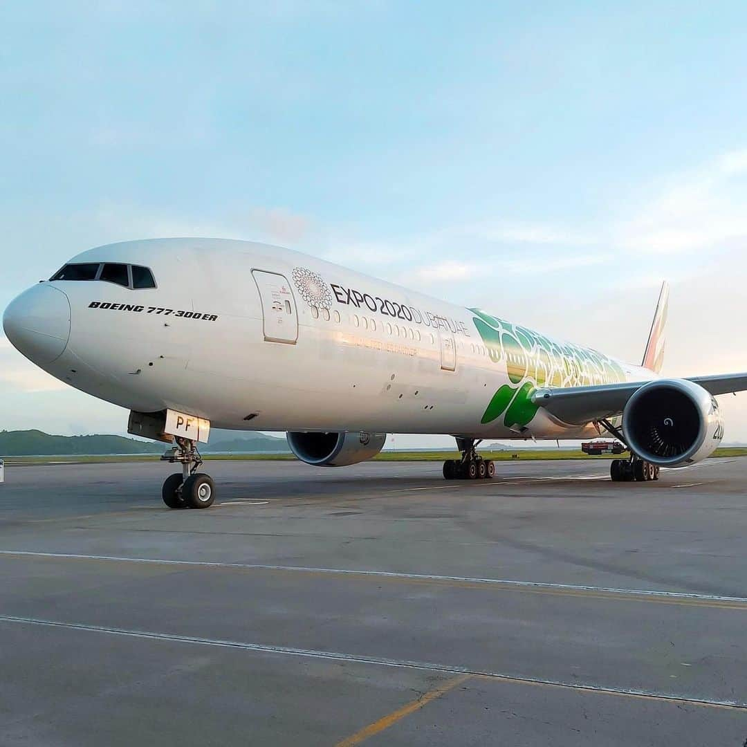 エミレーツ航空さんのインスタグラム写真 - (エミレーツ航空Instagram)「Today we touched down to a warm welcome in Seychelles, as Emirates became the first international airline to return to the scenic island country, coinciding with its re-opening to tourists. @visitseychelles   We also resumed passenger services from @DXB to Addis Ababa, Clark, Dar es Salaam and Stockholm today, with flights to Nairobi, Prague and São Paulo set to launch on 2 August.    Images credit: @seychellescaa @elsie.coffee.and.wine @atseas_2019」8月2日 0時02分 - emirates