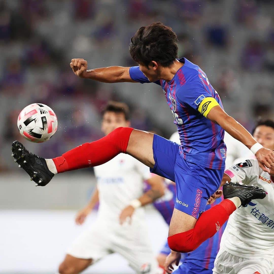 FC東京オフィシャルグッズさんのインスタグラム写真 - (FC東京オフィシャルグッズInstagram)「🔵🔴 #FULLTIME #TokyoTosu  2020明治安田生命J1リーグ第8節 #FC東京 2-3 #サガン鳥栖   終盤に攻勢を仕掛けるも及ばず敗戦。 @fctokyoofficial  #STAYWITHTOKYO #FC東京 #fctokyo #tokyo」8月2日 0時24分 - fctokyoofficial