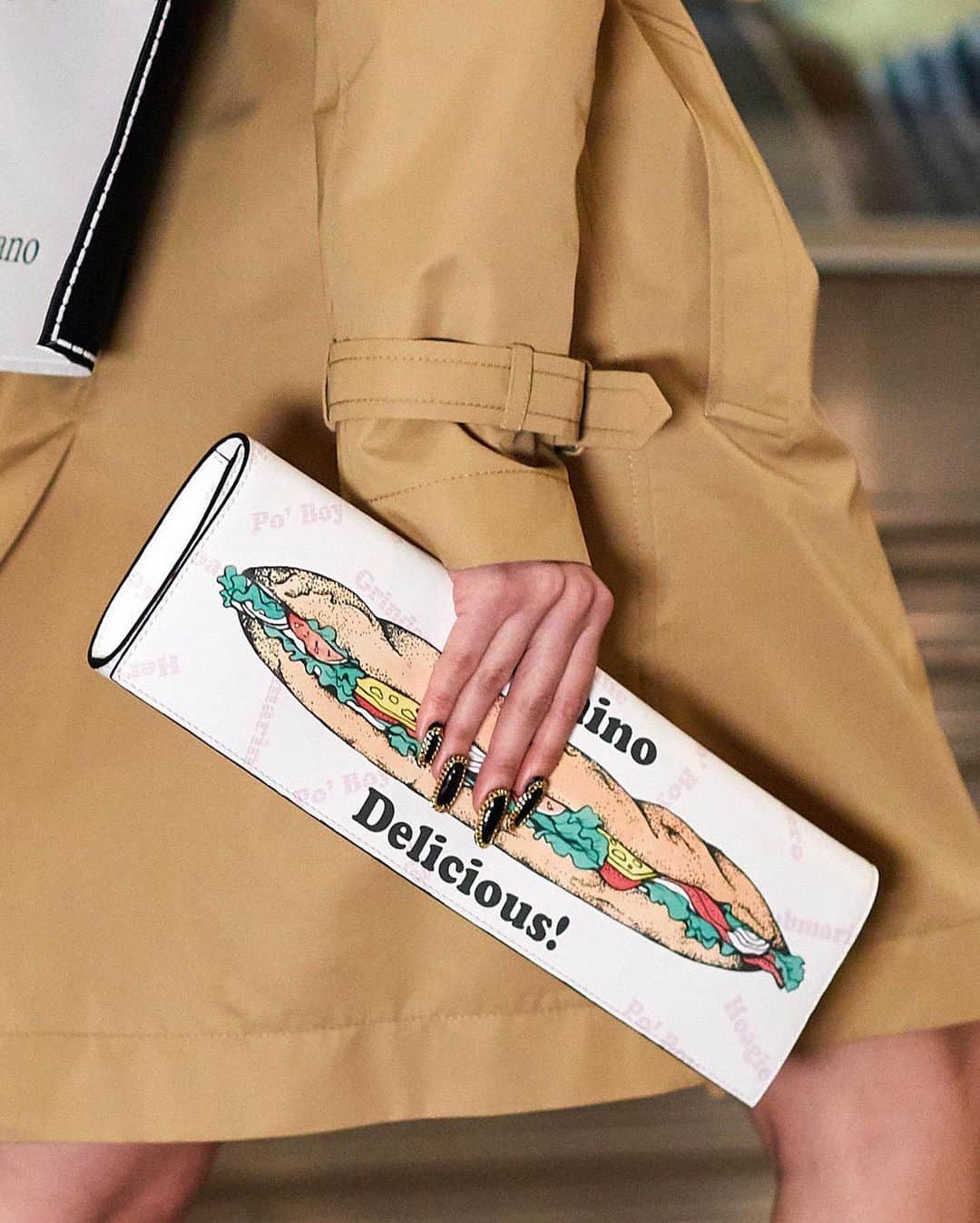 Fashion Weekさんのインスタグラム写真 - (Fashion WeekInstagram)「You wish your bag game was this good 👏 @moschino delivering carry-everywhere accessories at its December 2019 presentation. 📸 by @gettyimages」8月2日 1時07分 - fashionweek
