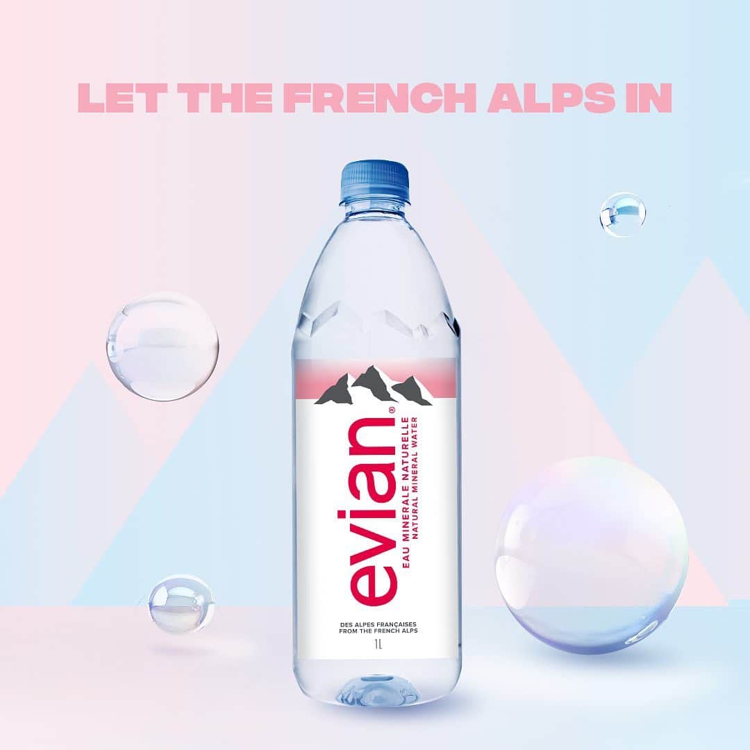 evianさんのインスタグラム写真 - (evianInstagram)「Started from a snowflake and now we’re here. ✨  Think all waters are equals? That would be pretty unfair to our source. 🏔  Every single drop of evian is the result of a slow 15-year journey through the French Alps. That’s what it takes to craft that crisp, pure natural taste. Are 15 years overkill? Well, while some might say great things come to those who wait. We like to think greater ones happen when you wait longer. 😌  #evian #evianwater #natural #stayhydrated」8月2日 1時15分 - evianwater