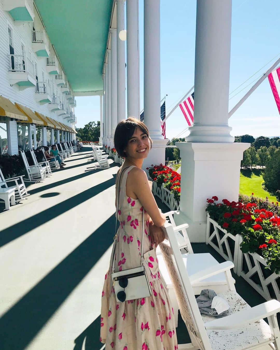 サンドバーグ直美のインスタグラム：「Holiday in Mackinac Island #hopeforflowers #birthdaytrip @danhimes #💗💗 #ootdnaomi #mygrandmemory」