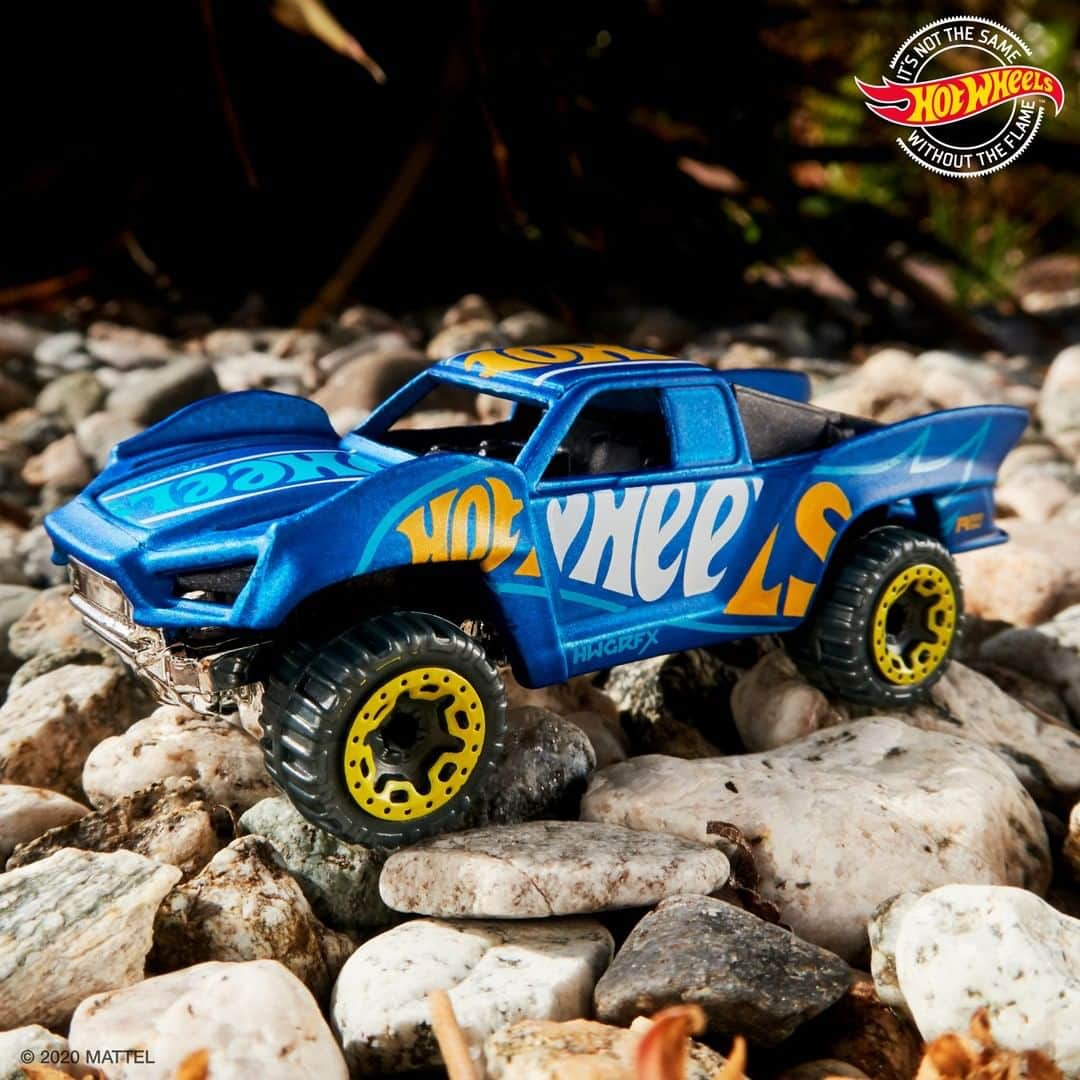 Hot Wheelsさんのインスタグラム写真 - (Hot WheelsInstagram)「Taking the #HotWheels Baja Truck out for some much needed fresh air. Part of the Speed Blur mini collection.」8月2日 1時30分 - hotwheelsofficial