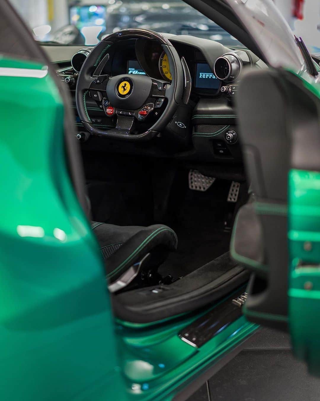 CarsWithoutLimitsさんのインスタグラム写真 - (CarsWithoutLimitsInstagram)「Verde Pino #Ferrari #F8Tributo Photos @topazdetailing  #carswithoutlimits」8月2日 2時18分 - carswithoutlimits