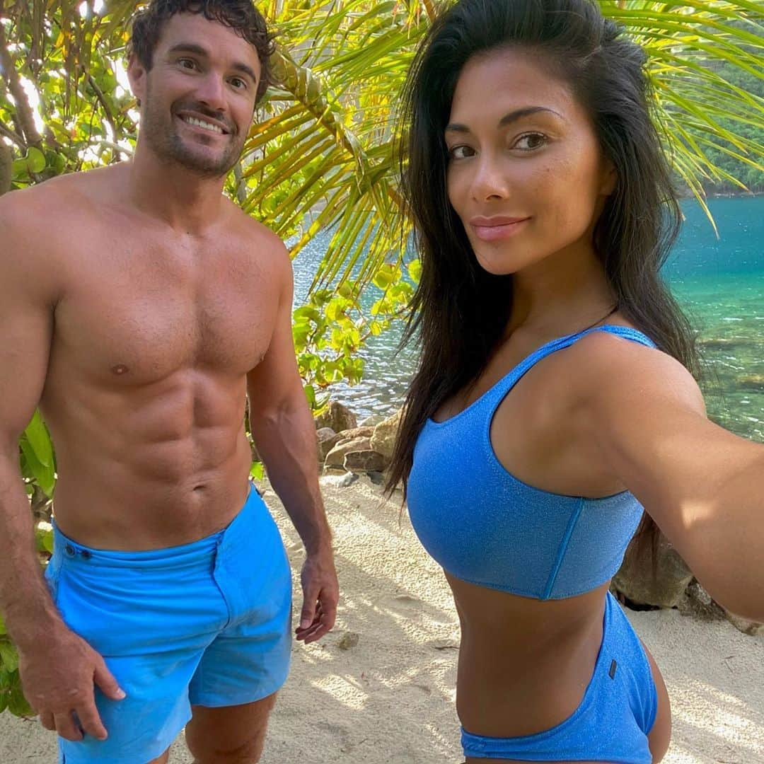 ニコール・シャージンガーさんのインスタグラム写真 - (ニコール・シャージンガーInstagram)「Selfie game 💪🏽💥☺️🌴💦」8月2日 2時31分 - nicolescherzinger