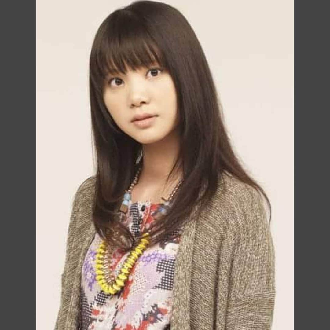 いきものがかりさんのインスタグラム写真 - (いきものがかりInstagram)「🎉吉岡聖恵、一般男性との結婚発表🌹  　吉岡は「私、吉岡聖恵は本日8月1日に、結婚致しました事をここに御報告させて頂きます」とし、「お相手は一般の方で、私の事を1人の人間として、そして1人の歌い手として心の底から受け止め、包み込んでくれる、優しく真っ直ぐな心を持った方です」と紹介。  　「そして私の人生においてとても大切な『歌うこと』に対しても大きな理解を示してくれています。これからも皆様への感謝の気持ちを大切に、1人の人間として成長し、歌手としても素敵な歌を末長く届けていけるように、より一層精進してまいります」と思いをつづった。  　最後に「あたたかく見守って頂けましたらうれしいです。コロナ禍がまだまだ続いております。事態の一刻も早い収束を、皆様と心を同じくして願っております」と結んだ。  https://www.oricon.co.jp/news/2168424/full/?utm_source=Twitter&utm_medium=social&ref_cd=jstw003  聖恵ちゃん、おめでとうございます😊 @kiyoe_yoshioka_official  kiyoe Yoshioka (36) has announced his marriage to a non-celebrity man. ㅤ ㅤ ㅤ ㅤ ㅤ ㅤ ㅤ ㅤ ㅤ ㅤ This news was announced by Yoshioka through the group's official website he wrote, "I, Yoshioka Kiyoe, want to announce that I have received on August 1" He introduced support and announced, "He is a kind-hearted non-celebrity man who accepts me as a human also as a singer. " ㅤ ㅤ ㅤ ㅤ ㅤ ㅤ ㅤ ㅤ ㅤ ㅤ Kiyoe continued, "He also solved the difficulty of meaning 'singing' for me. With gratitude for everyone, I will do my best to grow as a human and continue to provide beautiful songs as a launcher."  #いきものがかり #Ikimonogakari  #吉岡聖恵 #2020」8月2日 3時09分 - ikimonogakari_jp