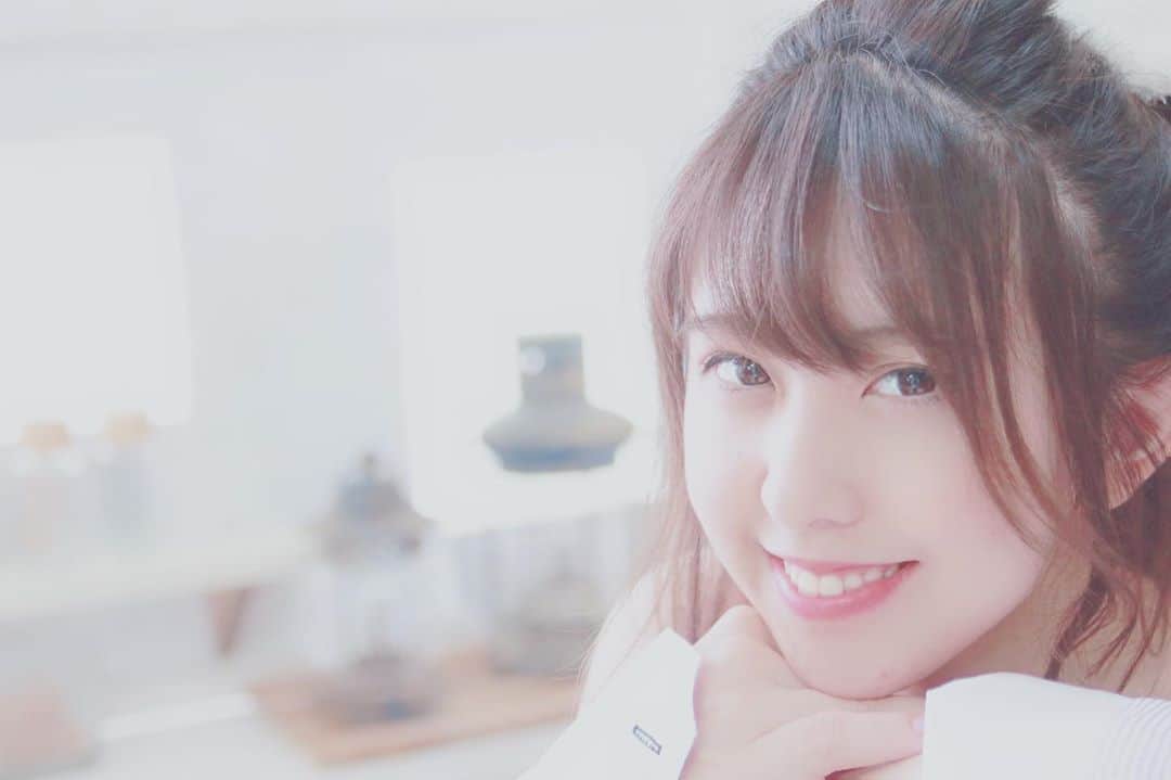 井上麗夢のインスタグラム：「🌻﻿ ﻿ こんなにも人に会うことが﻿ 簡単じゃなくなって﻿ ﻿ こんなにも会いたい人だらけ﻿ ﻿ ﻿ #ポートレート﻿ #被写体﻿ #井上麗夢」