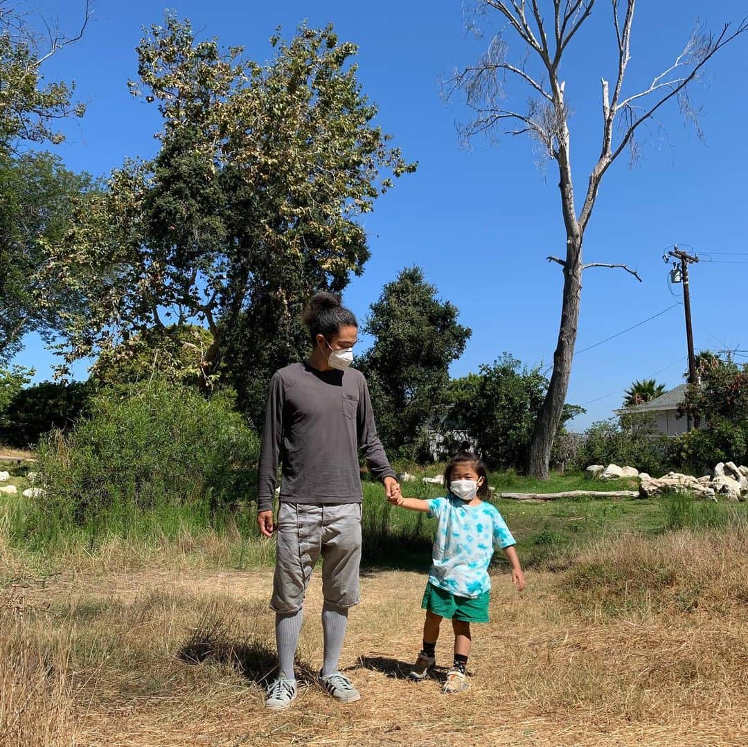 Jaeyoon Choiのインスタグラム：「🌞🌲🌳👦🏻👩🏻🧒🏻👶🏻」