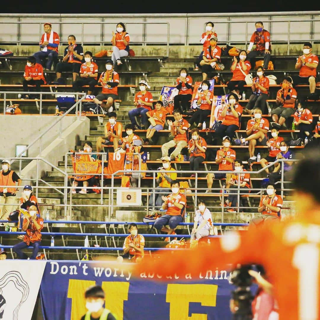 愛媛FCさんのインスタグラム写真 - (愛媛FCInstagram)「🍊MATCH DAY🍊  🗓8/2(日)19:00 kickoff⚽️  🆚 #ジュビロ磐田   勝ち点3を✨  #Jリーグ 📱#DAZN からも声援をぜひ！  https://goo.gl/XKSXaJ  #ehimefc  #全進 #熱狂 #ココロハトモニ12」8月2日 13時10分 - ehimefc12