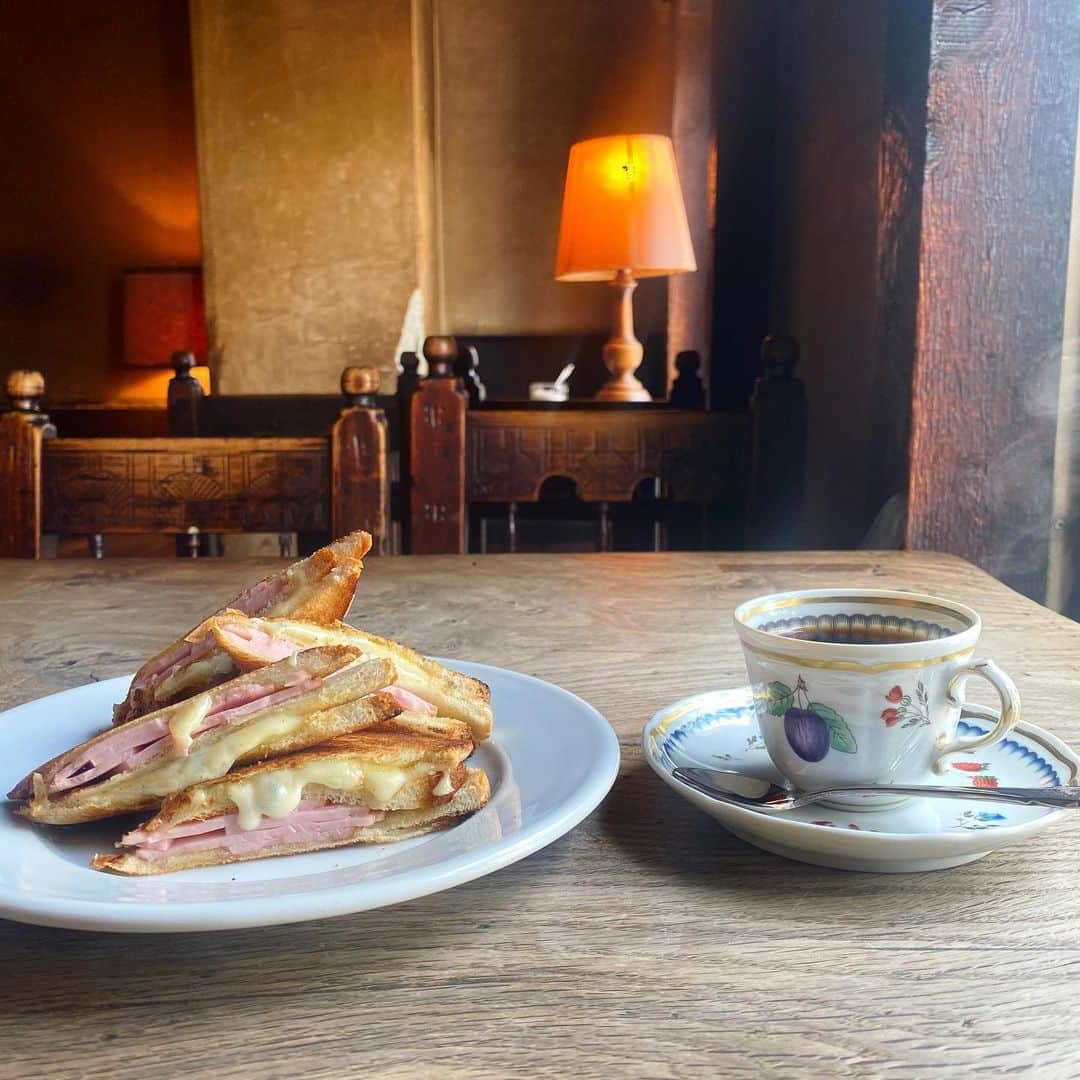 モーガン茉愛羅さんのインスタグラム写真 - (モーガン茉愛羅Instagram)「喫茶店によってこだわりが違うクロックムッシュを食べることが好き。このチーズ、、ここはマイベストスリー」8月2日 13時03分 - malaciel