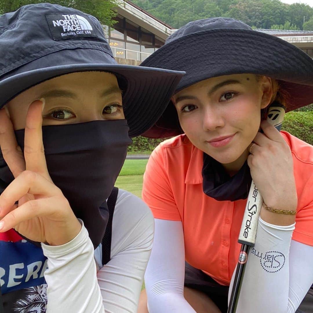 のインスタグラム：「マイナビネクストヒロインツアーの投票よろしくお願いします！🙏🏻🥰  皆さんが投票していただくことで今年初のマイナビに出れるかもしれないです！ 是非投票期間の間1日一回ポチッとお願いします🤲🏻🌸 投票のWEBサイトはBIOから飛んでください！  #マイナビ #マイナビネクストヒロインゴルフツアー #投票 #よろしくお願いします #ゴルフ女子  #ゴルファー #試合 #2020 #初試合 #sparms #sparmssunprotection」