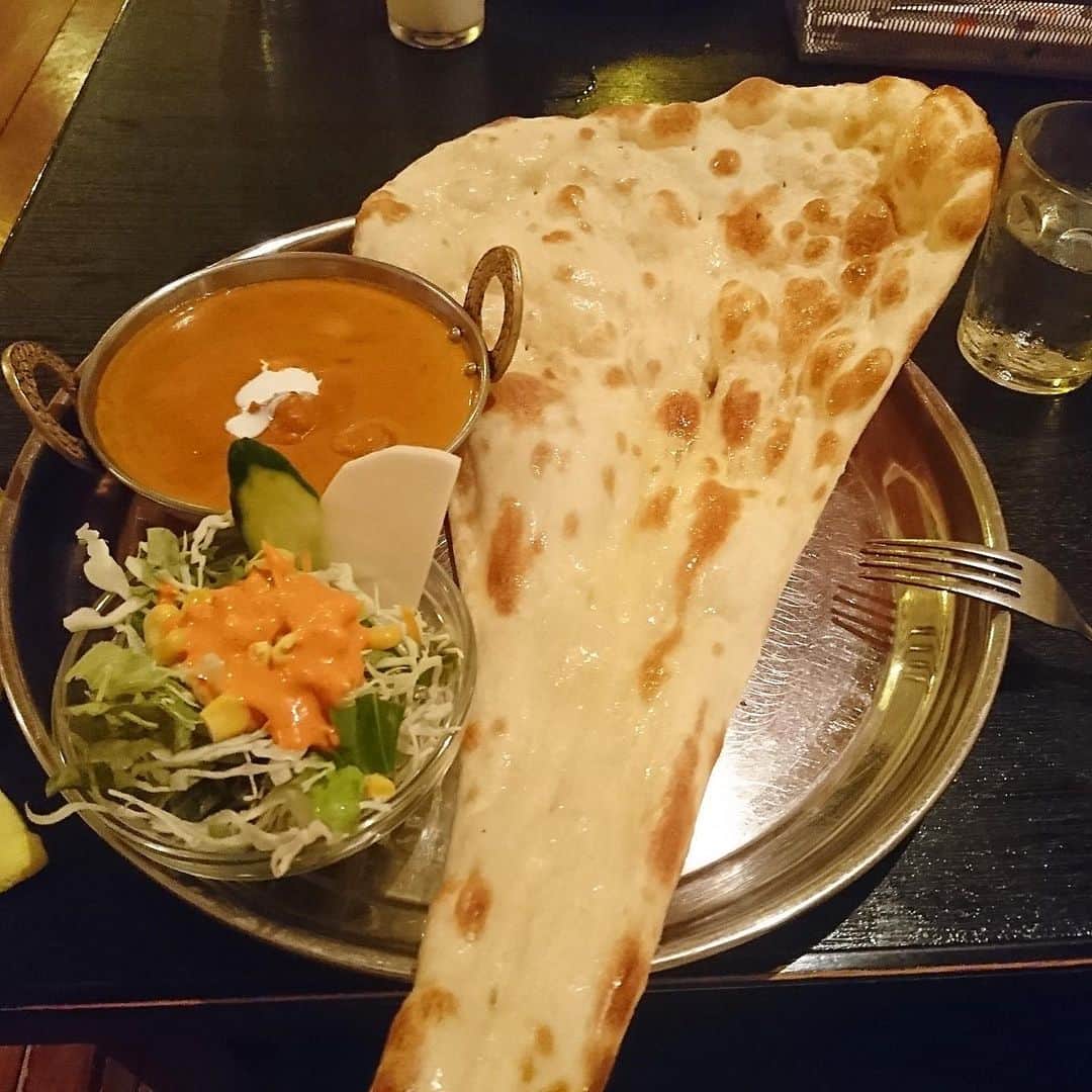 関西LIFE－homelife－のインスタグラム：「【京都府・福知山市】 本格インドカレーが頂ける【ナマステ】 . 福知山駅のすぐ近くにあるインド料理屋さんです☆ ごはんかナンかを選ぶことができます！！私はナンを選びました(*´ω｀) 辛さも選べるので、辛いのが苦手で心配だという方も安心ですよ～👍 . . @homelife_local では #homelife_京都 では京都のいいところを紹介していきます。みなさんの大好きな京都を教えてください。 . . #インドカレーナマステ #インドカレー #ナン #インド料理 #ネパール料理 #チキンカレー #人気店 #福知山駅前 #福知山ごはん #福知山グルメ #ボリューム #福知山ランチ #グルメ #福知山 #幸せ #京都グルメ #京都カフェ #京都女子会 #京都 #京都旅行 #京都観光 #そうだ京都行こう #観光 #旅行 #京都 #kyoto #japan #japantrip #japantrip2020」