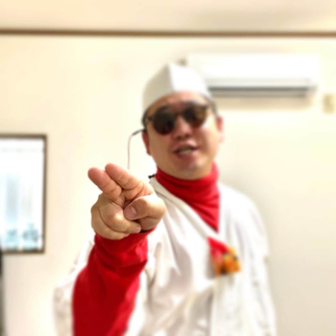 ウラシマンタロウさんのインスタグラム写真 - (ウラシマンタロウInstagram)「【本日8/2(日)17:00開演】 『#NEWCOMER! On Line』YouTube生配信開催‼️ 醤油差しに苦労して封印した寿司DJが蘇ってしまうのか🍣⁉️ MCは #土佐兄弟 #横山天音   ワタナベエンターテインメント公式YouTubeチャンネルより無料配信🎬‼️  今回は、「投票数」と「投げ銭額」を加味して順位を決め、 上位が8/9(日)開催の #WELNEXT に出演できます！ 【出演】 #アユチャンネル #いそろまん #ウラシマンタロウ #オーラス #奇天烈カルボナーラ #ぎょねこ #金の国 #コリアンチョップスクワッド #ジョニーヘンドリクス #彗星バロック #台風クラブ #チュランペット #倍々番長 #パーティーズ #バッドナイス常田 #フタリシズカ #らくちんペクチン #ラパルフェ #らびっとビーチ #山脇セブンティーン #ふくらすずめ」8月2日 13時29分 - urashima_da