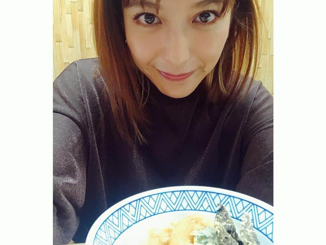 大石参月さんのインスタグラム写真 - (大石参月Instagram)「おーーーい！！！手、入っちゃってるよーーーう！！！(　ﾟдﾟ)  #この瞬間何度見てもドキドキしてしまう #天錦の天丼 #店主の許可を得て撮影してます #美味しすぎ毎日たべたい #大石参月」8月2日 13時32分 - ohishi_mitsuki