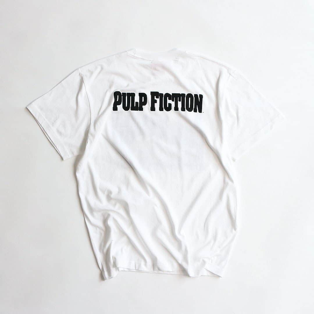 JOURNAL STANDARD relumeさんのインスタグラム写真 - (JOURNAL STANDARD relumeInstagram)「【PULP FICTION×JOURNAL STNADARD relume】﻿ ﻿ この度、あの『PULP FICTION』とJOURNAL STANDARD relumeの公式コラボレーションが実現！！﻿ ﻿ 昨年公開となり、レオナルド・ディカプリオ、ブラッド・ピットを主演に起用した「ワンス・アポン・ア・タイム・イン・ハリウッド」も記憶に新しい、鬼才、クエンティン・タランティーノ。﻿ ﻿ 『PULP FICTION』は、1994年に公開されるや否や、タランティーノ監督を一躍スターダムに押し上げた名作。﻿ ﻿ アメリカの低級犯罪小説であるパルプマガジン的なストーリーをコンセプトに殺し屋たちの話を3つの物語が交錯するように語られるコメディあり、ヴァイオレンスありのドラマ。﻿ ﻿ ジョン・トラボルタ、ブルース・ウィリス、ユマ・サーマン・サミュエル・L・ジャクソン、ティム・ロス、そしてハーヴェイ・カイテルなどの名優達が魅せる独創的なストーリーは、現代でもカルト的な人気を誇ります。﻿ ﻿ そんな名作と、JOURNAL STANDARD relumeのコラボレーションは、映画好きの心をくすぐるデザインが魅力！﻿ ﻿ Tシャツ、ロンT、スウェットシャツ、フーディと8つものバリエーションでお届けします！﻿ ﻿ ﻿ #pulpfiction﻿ #パルプフィクション﻿ #quentntarantino﻿ #tarantino﻿ #クエンティンタランティーノ﻿ #タランティーノ﻿ #VINCENTVEGA﻿ #MIAWALLACE﻿ #JULESWINNFIELD﻿ #HONEYBUNNY﻿ #samuelljackson﻿ #umathurman﻿ #johntravolta﻿ #cultmovie﻿ #movies﻿ #tshirt﻿ #tee﻿ #sweatshirt﻿ #hoodie﻿ #relume﻿ #jouranlstandardrelume﻿ #relume_casual﻿ #relume_basic﻿」8月2日 13時37分 - js_relume