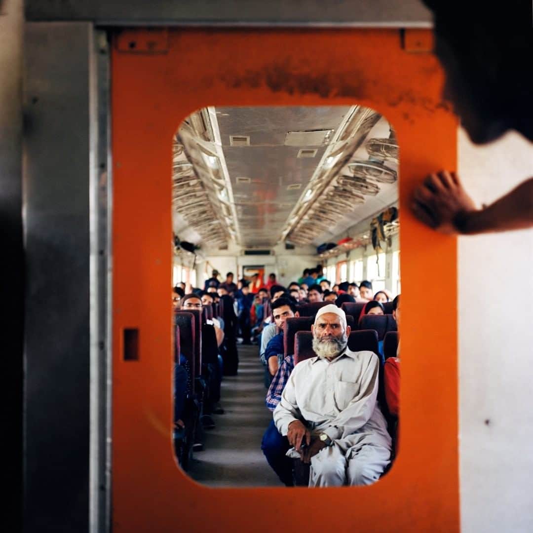 National Geographic Travelさんのインスタグラム写真 - (National Geographic TravelInstagram)「Photo by @sarahyltonphoto  I made this photograph on the start of a rail trip near Baramulla, the first station in the Kashmir Valley that connects passengers to other parts of Jammu and Kashmir, including the capital, Srinagar. Traveling by train is my favorite way to learn about a community and culture. You have hours and sometimes days at a time to observe and talk to people, witness the vast and varied landscapes, and try the local snacks available aplenty. #railway #kashmir #traintravel #indiabyrail」8月2日 5時06分 - natgeotravel