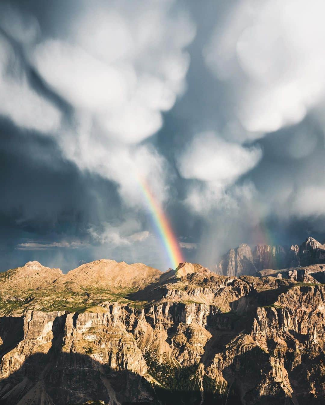 Canon Photographyさんのインスタグラム写真 - (Canon PhotographyInstagram)「Mammatus + Rainbow + Mountains = 😍 We just launched a brand new preset pack with the amazing @federico.sette. There is two packs, one specifically aimed at drone photography and a bundle focusing on every possible situation. Getting this pack will have you covered for all your needs, varying from portrait to landscape photography. The pack is 50% off for the first week only. Don’t miss out!  Image by @federico.sette  Curated by @steffeneisenacher  #mammatusclouds #mammatus #southtyrol #sudtirol #rainbow #thunderstorm」8月2日 6時08分 - cpcollectives