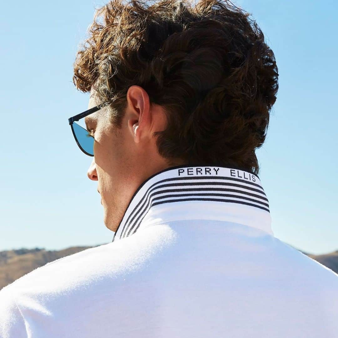 ペリーエリスのインスタグラム：「Ready for whatever the weekend holds in the Icon Polo. Made from our moisture-wicking fabric to keep you cool - tap to shop!  #lifereadysince1976」