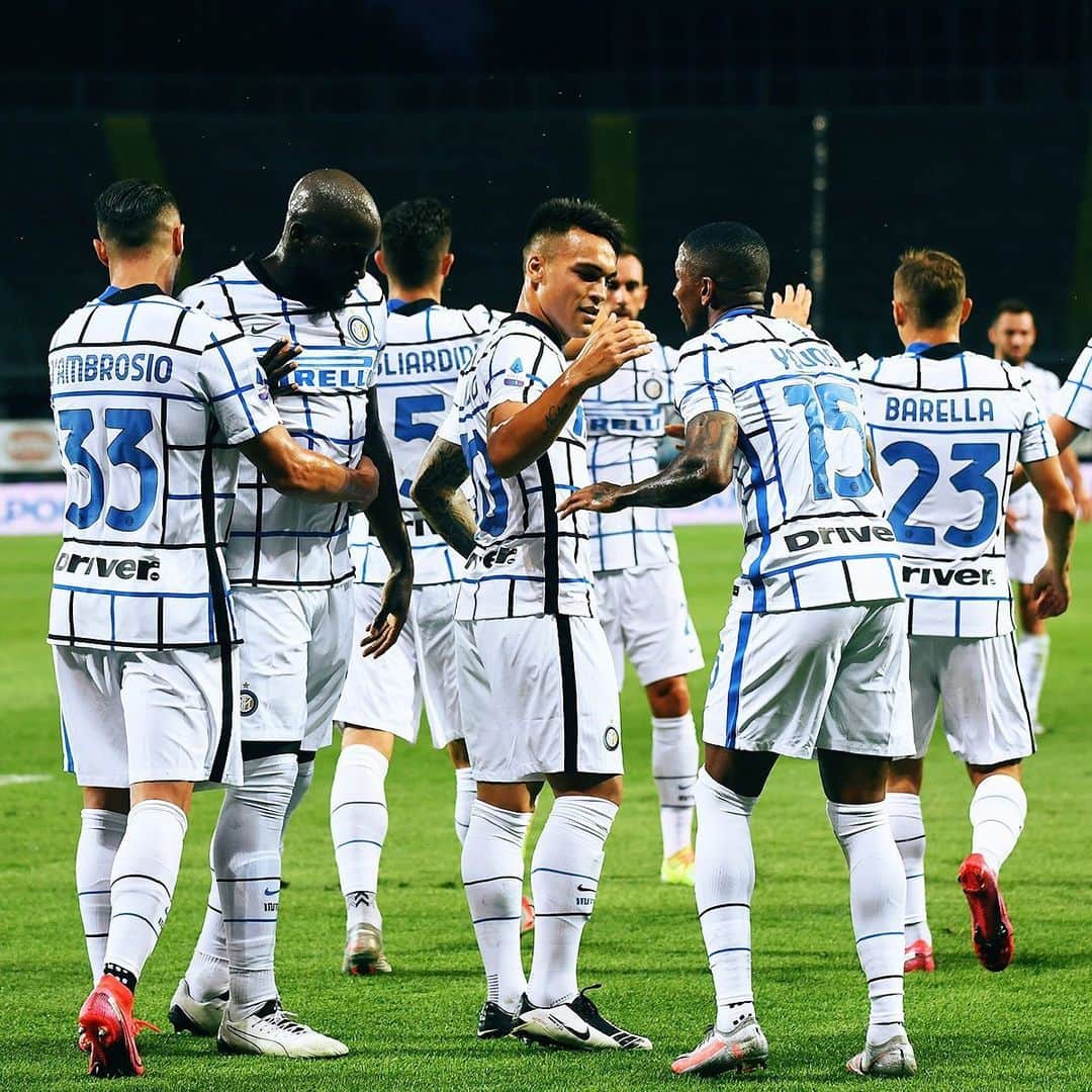インテルナツィオナーレ・ミラノさんのインスタグラム写真 - (インテルナツィオナーレ・ミラノInstagram)「TEAM 🖤💙 #ForzaInter!!! #Inter #AtalantaInter #SerieA #Football」8月2日 6時32分 - inter