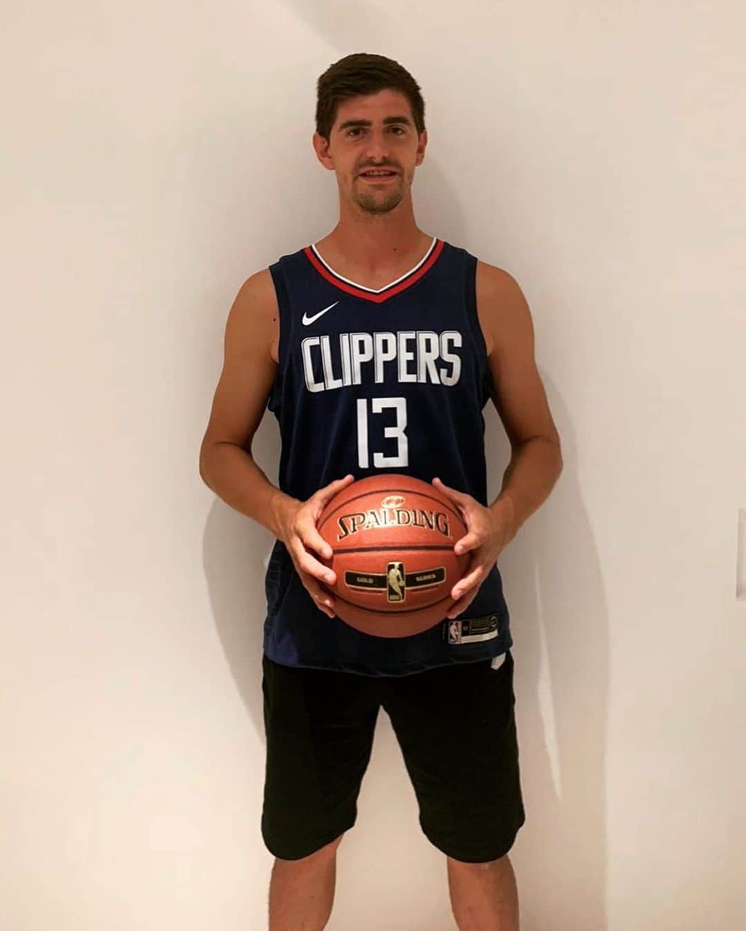 ティボ・クルトゥワのインスタグラム：「Rolling with the @laclippers for the @nba restart #WholeNewGame @nbaeurope 🔵🔴🏀」
