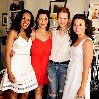 ケリー・ワシントンさんのインスタグラム写真 - (ケリー・ワシントンInstagram)「I’ll take any excuse to celebrate my #ScandalSisters, happy #NationalGirlfriendsDay. Tag your squad. ❤️❤️❤️❤️」8月2日 6時39分 - kerrywashington