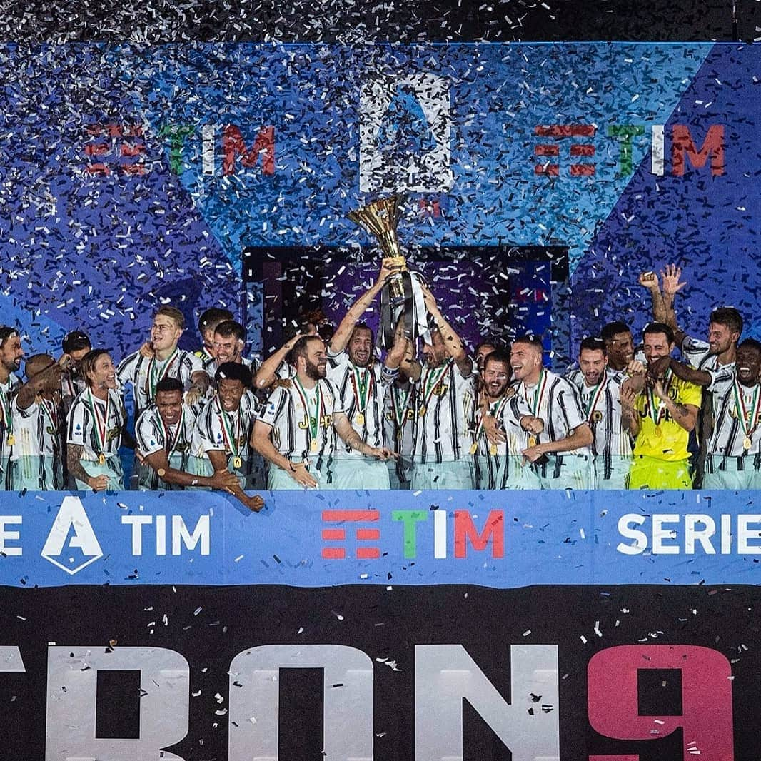 ユヴェントスFCさんのインスタグラム写真 - (ユヴェントスFCInstagram)「No caption needed. #Stron9er🏆🏆🏆🏆🏆🏆🏆🏆🏆」8月2日 7時05分 - juventus