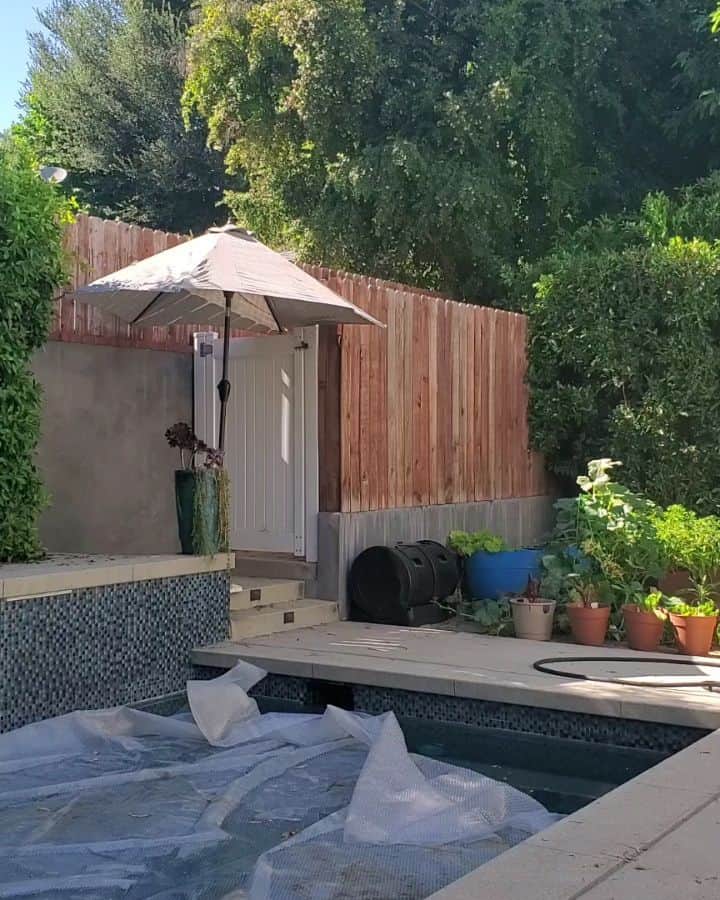 Nolan Gouldのインスタグラム：「Send help. I've officially lost my mind #quarantine」