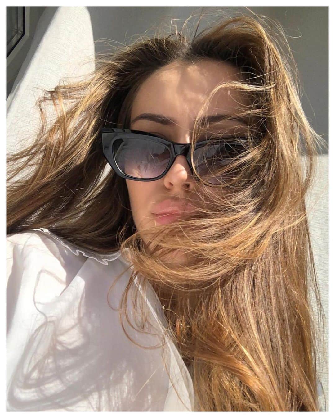 ディタのインスタグラム：「@tamaraclaren showing off the Redeemer. The perfect accessory for the summer in the city. #DITA #DITAeyewear #DITAsunglasses #WeAreDITA」