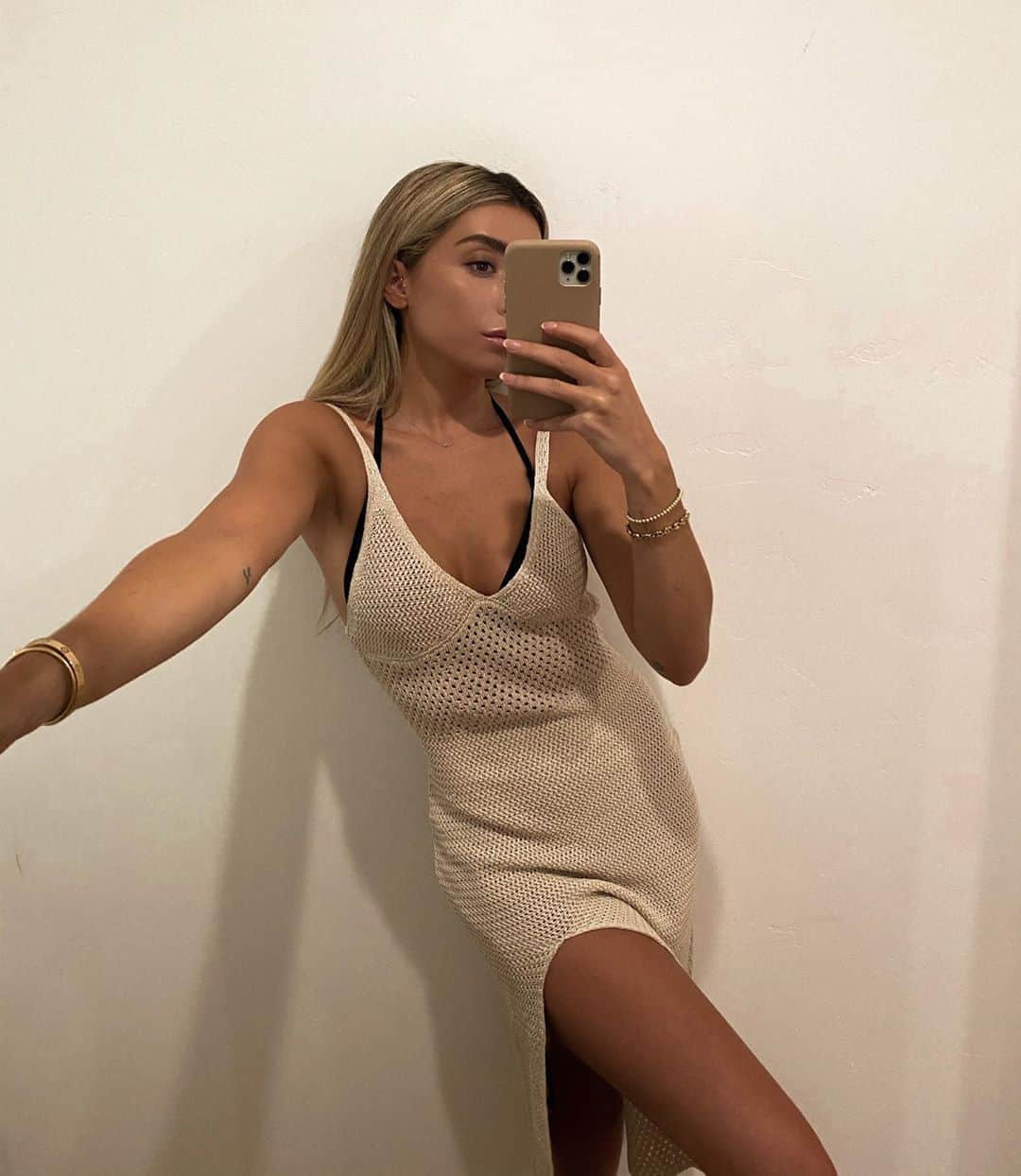 Lauren Elizabethのインスタグラム：「Sandy Saturdays 🖤☀️」