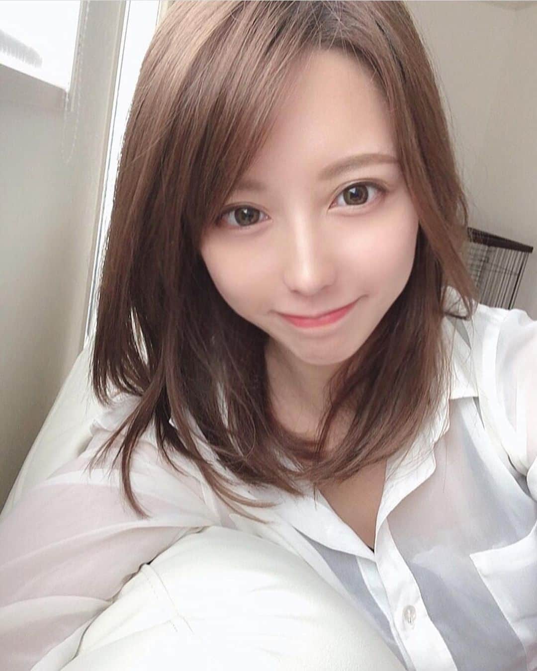 美女JAPANのインスタグラム：「どうも美女JAPANです！✨ ＊ ＊ 今回ご紹介するのはこの方‼️ ＊ ＊ 高塚みゆきさん！@m1yu.24 ＊ ＊ とっても綺麗🙈💕 ショートもお似合い！！💕 ＊ ＊ 高塚みゆきさんのアカウントには他にも素敵な投稿がたくさんあります！✨ ＊ ＊ 皆さんも是非チェックしてみてね🧸 ＊ ＊ 明日の投稿もお楽しみに！！ ＊ ＊  #色気 #可愛い #綺麗 #かわいい #写真集 #モデル #美肌 #笑顔 #スタイル抜群 #可愛い #可愛すぎ #会いたい #天使 #美女 #美人 #美しい #清楚 #スタイル #色白 #スタイル抜群 #美脚 #素敵 #カワイイ #応援」