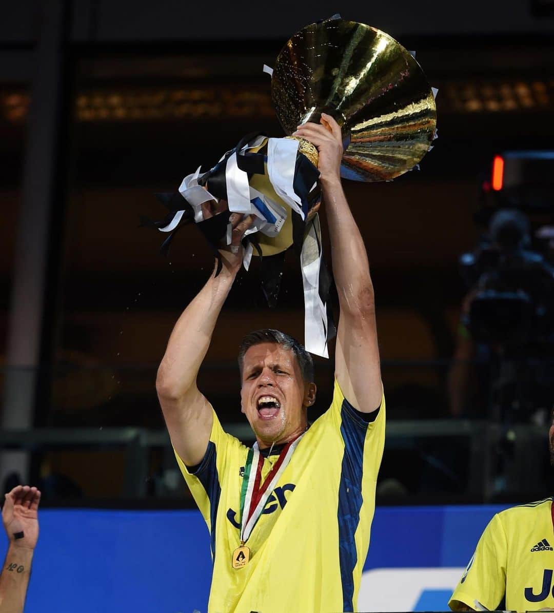ヴォイチェフ・シュチェスニーのインスタグラム：「What a feeling!!🏆🇮🇹」