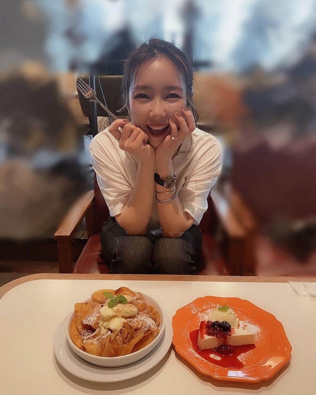 MIYUのインスタグラム：「﻿ ﻿ 📸：まだ馬の尻尾ができる時の﻿ いつかの写真〜🐴﻿ ﻿ ﻿ ﻿ ﻿ ﻿ 今日も暑くなりそうですね🌞﻿ ﻿ ﻿ ﻿ ﻿ この間、CHALに﻿ 暑い日にぴったりなご飯を﻿ 教えてもらいました💜﻿ ﻿ ﻿ ﻿ ﻿ ﻿ なにかというと…﻿ ﻿ ﻿ ﻿ ﻿ 「豆腐キムチごま油」﻿ ﻿ ﻿ 豆腐にキムチを乗せて﻿ ごま油をかけるだけ！！﻿ 10秒でできちゃう〜〜🤭🤭🤭﻿ ﻿ ﻿ ﻿ この組み合わせ﻿ めっちゃめちゃ美味しくて幸せでした🤤﻿ ﻿ ﻿ ﻿ ﻿ ﻿ 今年は梅雨明けも遅かったので﻿ 残暑もすごいそうです、、！！！﻿ ﻿ ﻿ ﻿ ﻿ しっかりと水分補給して﻿ 笑顔で元気に過ごしましょうね☺︎︎﻿ ﻿ ﻿ ﻿ ﻿ ﻿ ⋆٭⋆⚾︎- - - - - - - - - - - - - - - - -⚾︎⋆٭⋆﻿ ﻿ ﻿ ﻿ この間ランニングしてたら﻿ 首の前をセミが﻿ ジャリジャリ！！と言って﻿ 飛んで行きました、、、﻿ ﻿ ﻿ ﻿ 心臓止まるかと思ったくらい﻿ びっくりしました、、🤯﻿ ﻿ ﻿ ﻿ 今年もセミは元気だな〜〜〜﻿ ﻿ ﻿ ﻿ ﻿ ﻿ ⋆٭⋆⚾︎- - - - - - - - - - - - - - - - -⚾︎⋆٭⋆﻿ ﻿ ﻿ ﻿ ﻿ 今日は試合はありませんが、﻿ 来週からはホームゲームです✨✨✨﻿ ﻿ ﻿ ﻿ 引き続き、﻿ バファローズへのご声援﻿ よろしくお願いします！﻿ ﻿ ﻿ ﻿ 共に闘いましょう💪🏻✨﻿ ﻿ ﻿ ﻿ ﻿ ﻿ ﻿ #オリックス #Bs2020 #BsGirls #オリ姫﻿ #野球 #プロ野球 #オリックスバファローズ #超革新系﻿ #野球女子　#野球好き　#野球好きな人と繋がりたい﻿ #京セラドーム大阪﻿ #カフェ　#ポニーテール　#ヘアアレンジ﻿ #cafe #cake #sweets ﻿ #baseball #ORIX #Buffaloes #BINNOVATION﻿ #MIYU #miyu_337  #🐼 ﻿ ﻿ ﻿」