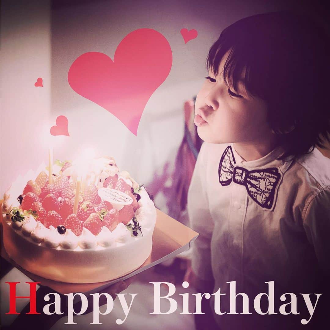 KOKIAのインスタグラム：「A new birthday song from me. I hope this will be a new standard birthday song for all grown-ups!! You can purchase or listen from here.  https://linkco.re/g0tM5afG #tokyo #japan #japon #kokia #photography #歌手 #コキア #insta #art #beautiful #picoftheday #follow #女性 #ソングライター #photooftheday #woman #jmusic #ボーカリスト #singer #songwriter #jpop #vocalist #voice #声 #ライブ #live #綺麗 #日本 #birthdaysong」