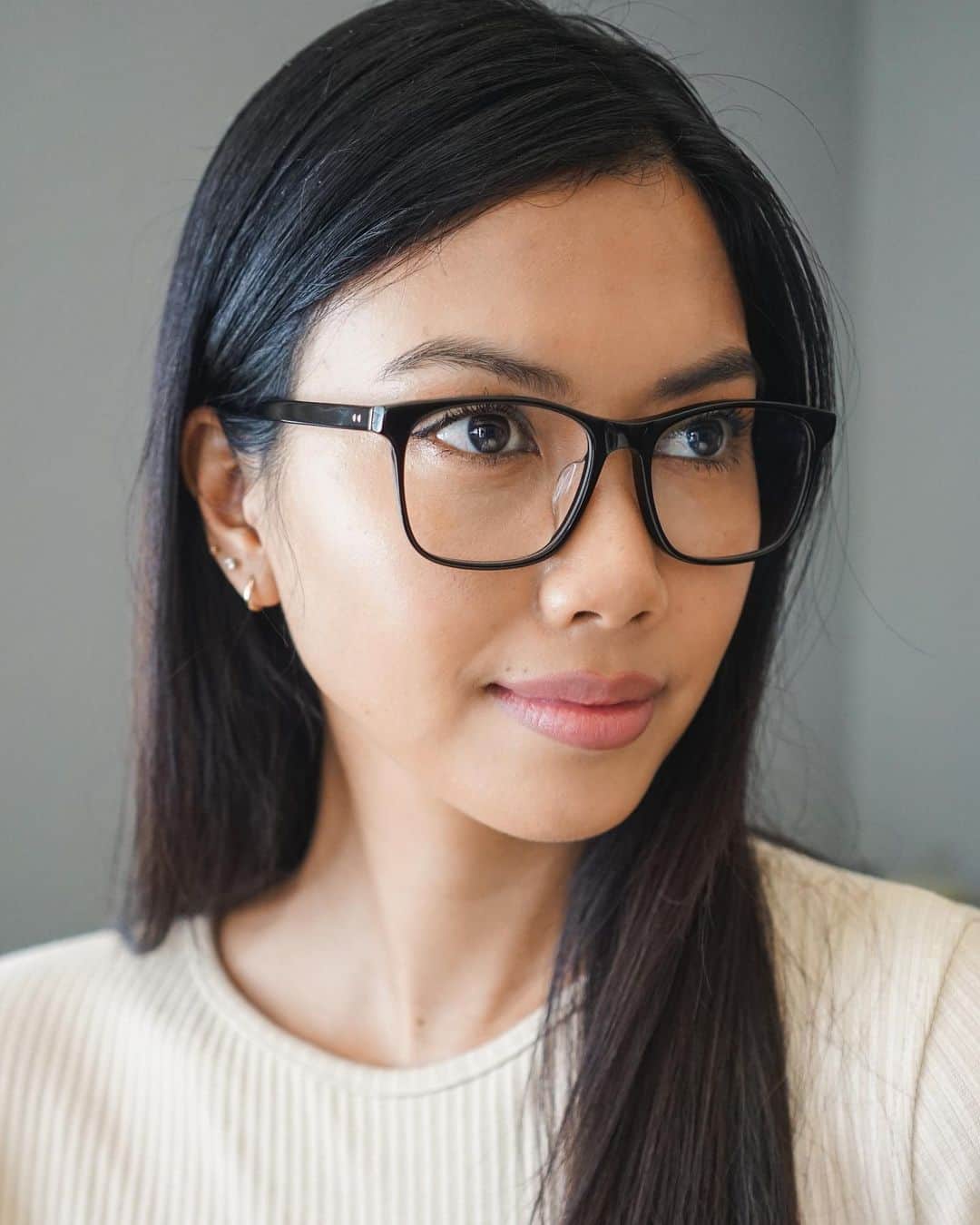 のインスタグラム：「Frustrated with frames slipping down your face? Alternative Fit vs. Standard Fit. One size does not fit all and everyone is unique, which is why our frames also are available in Alternative Fit, comfortable for those with low nose bridges. 🔗 jins.com/us/alternative-fit」