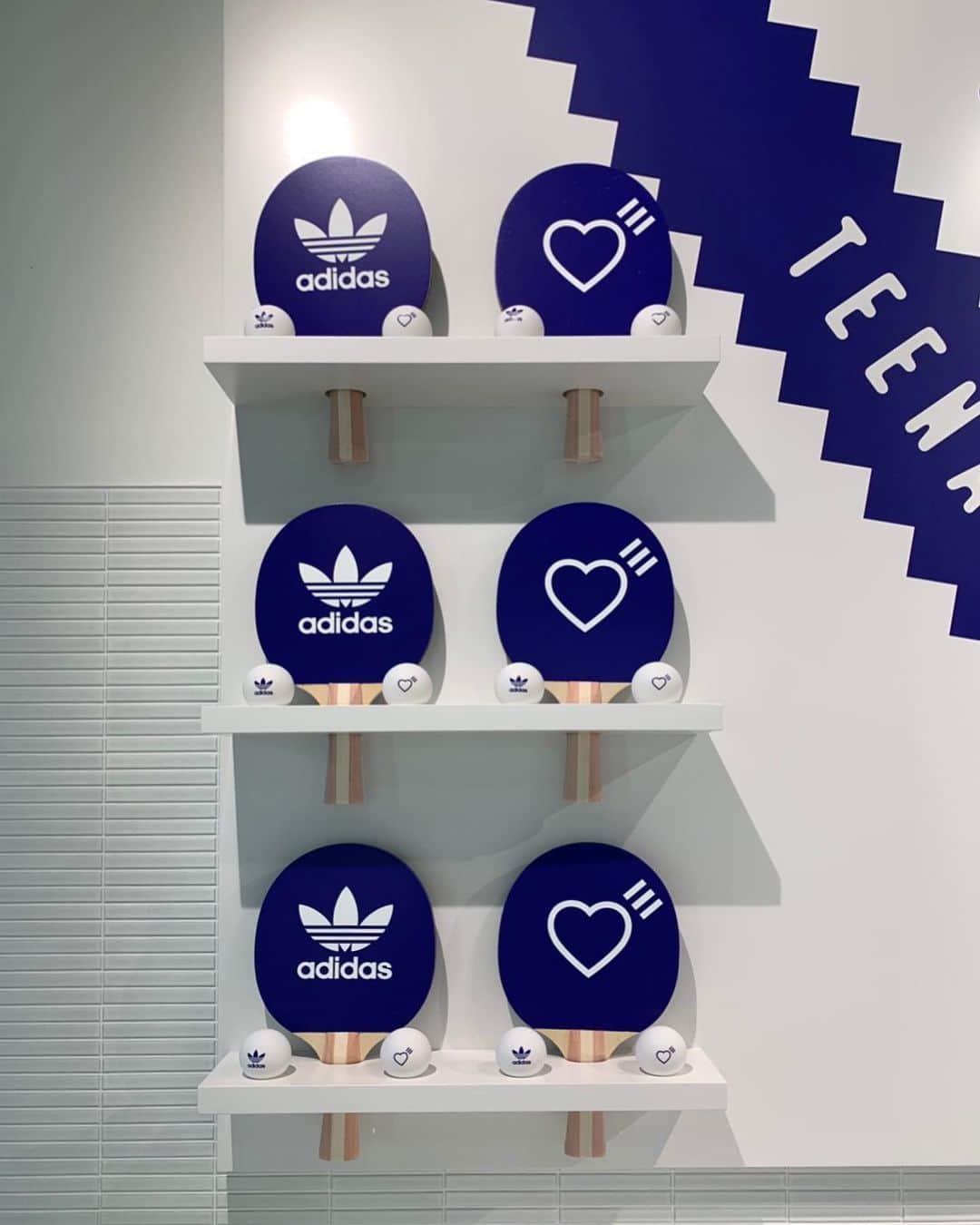 NIGOのインスタグラム：「New adidas originals store in Shinjuku 🏓彡」