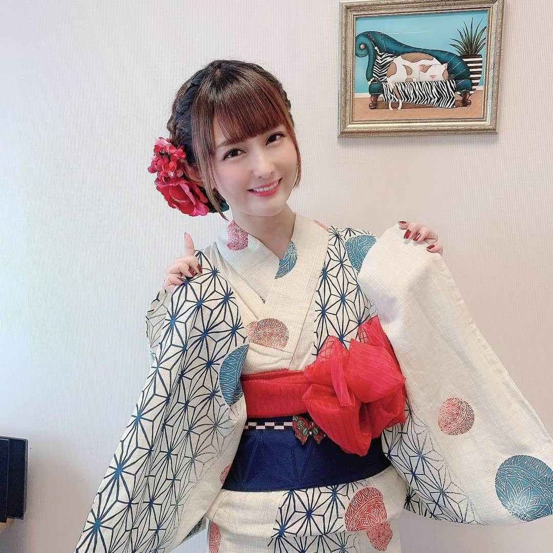 椿姫彩菜のインスタグラム：「#浴衣 #浴衣女子  #浴衣ヘア  #浴衣ヘアアレンジ  #yukata」