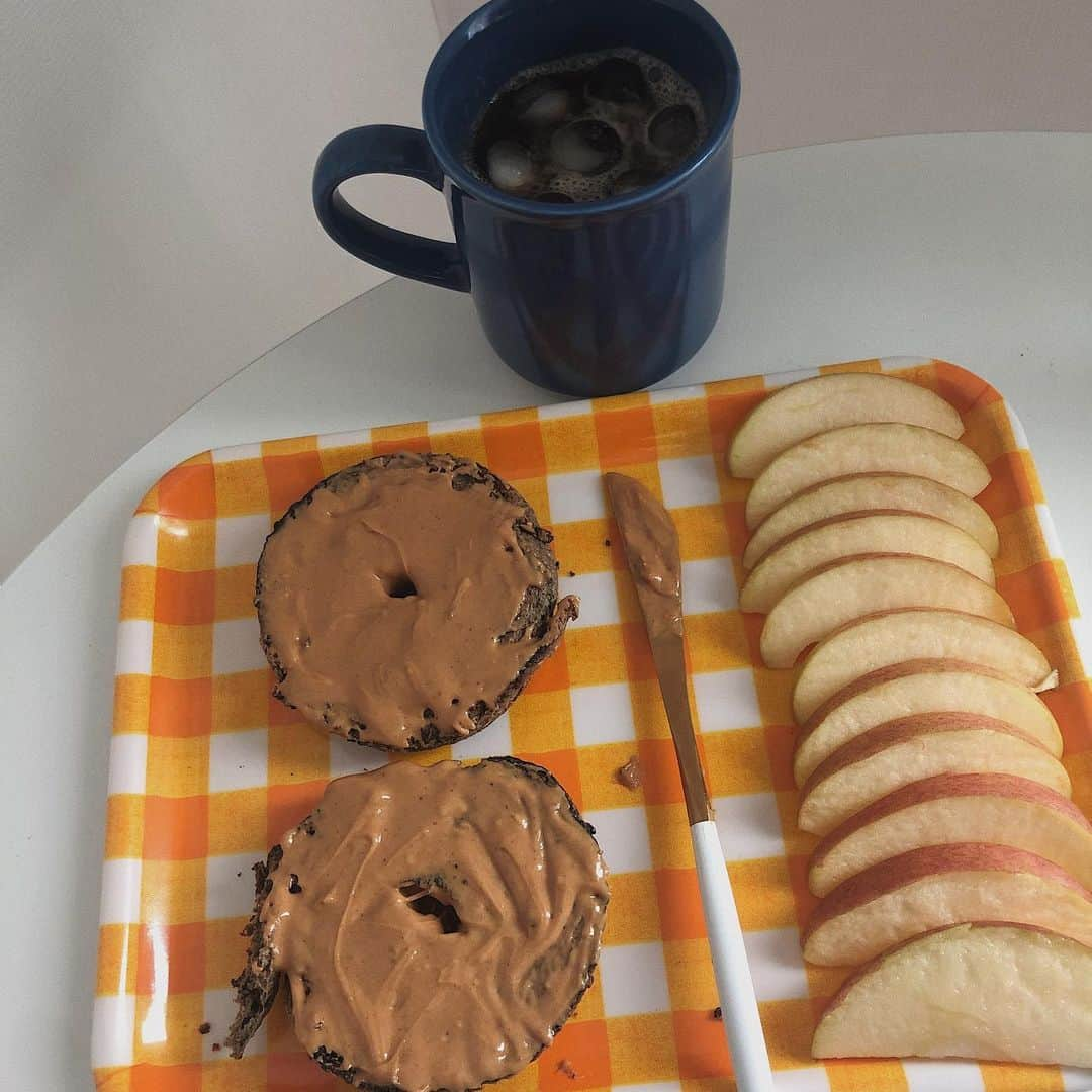 アシュリさんのインスタグラム写真 - (アシュリInstagram)「Where the hell did July go?? I thought it would last forever bc of the 30-day vegan challenge but it actually flew by.. here are some of the things I ate on the vegan diet in July 😋」8月2日 10時30分 - ashleybchoi