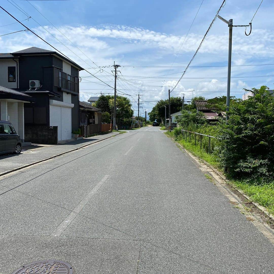 大溝清人さんのインスタグラム写真 - (大溝清人Instagram)「福岡で仕事。 ついでに 地元へ。 福岡へ行く前に念のため受けた PCR検査も陰性。  気をつけながら 親父に会いに。  やはり 地元は、夏がいい。  同級生がやっている 海の家にも顔出した。 #西戸崎 #東区 #夏 #福岡 #親父」8月2日 10時37分 - badboys_kiyoto93