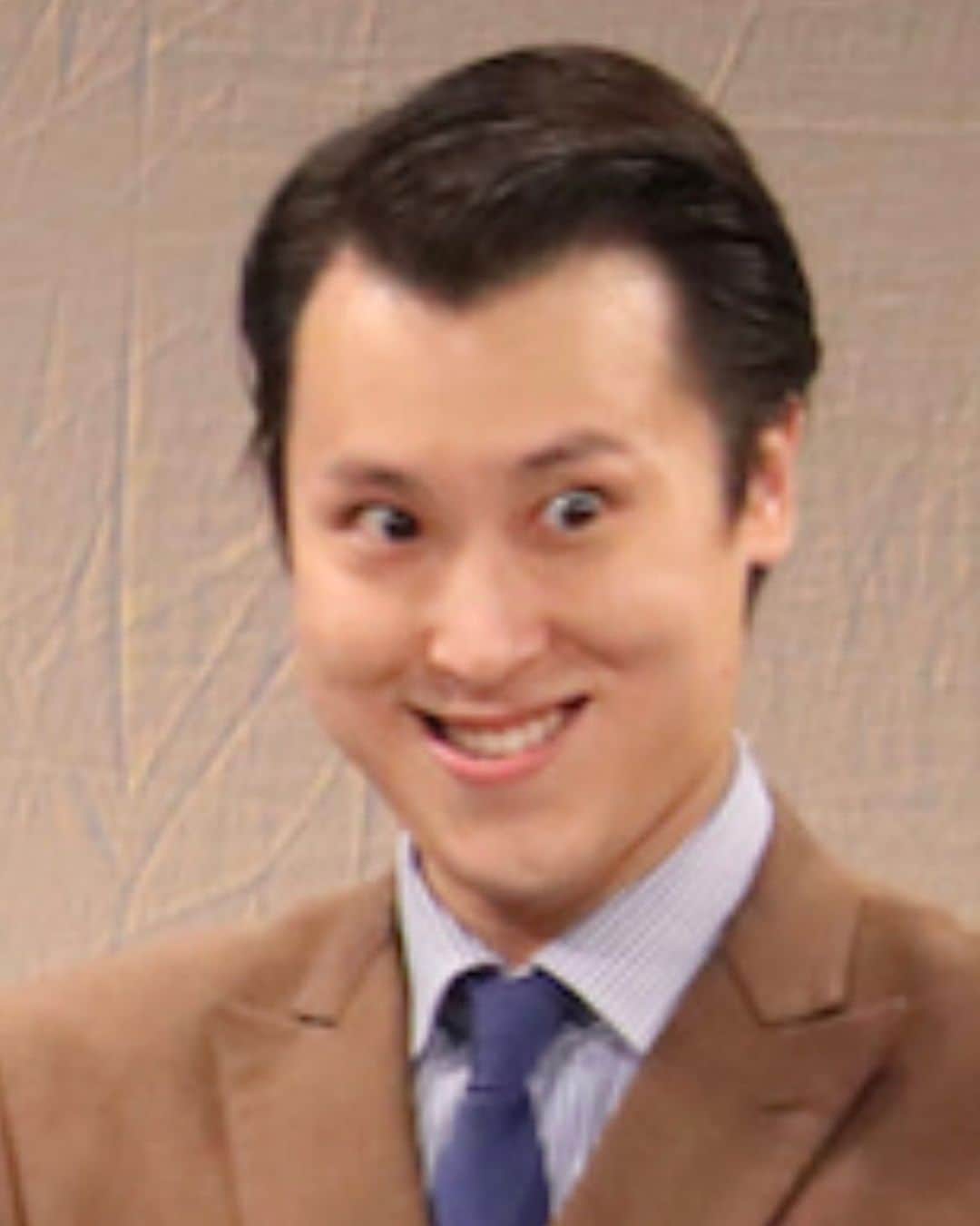 にしやまのインスタグラム：「顎しゃくれ目々ひん剥き男。  #エンペラーにしやま#おしゃべり#にしやま#チルドレン#ONCグループ」