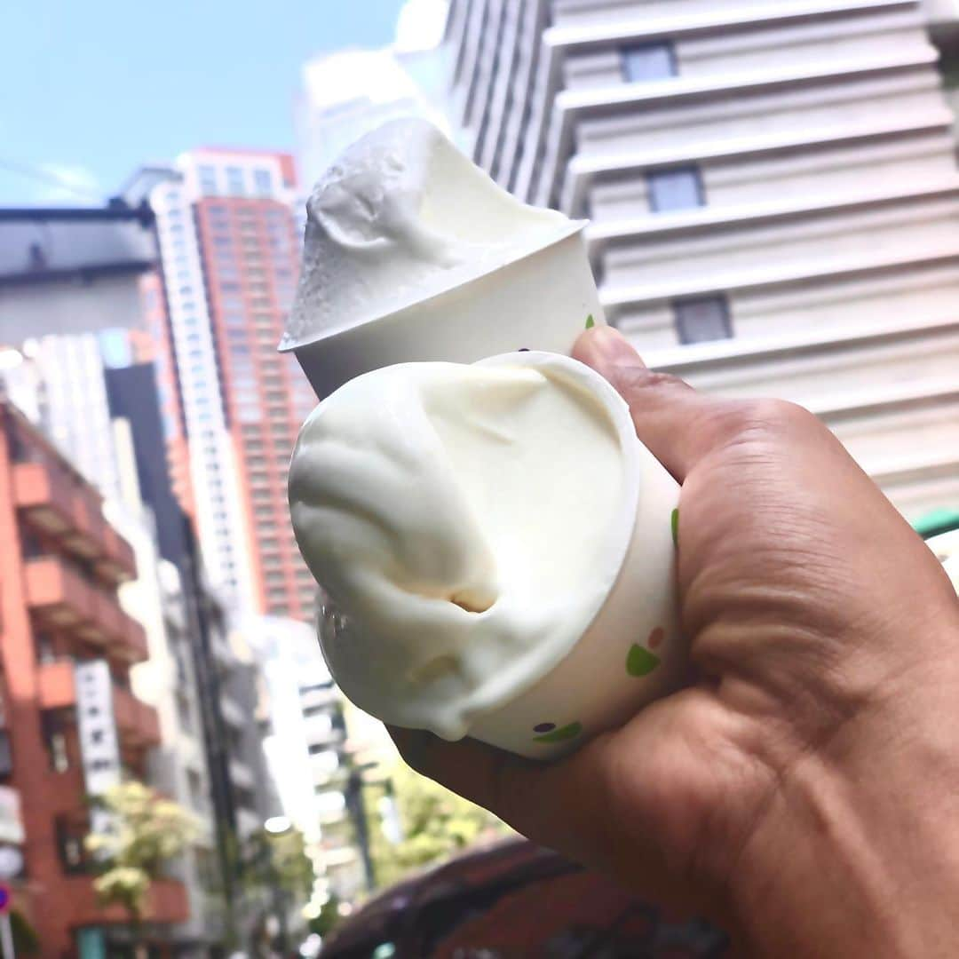 さんのインスタグラム写真 - (Instagram)「. . 8月になりました。 . New!! Pineapple & Mascarpone Coconut . 夏らしい新作2フレーバー . #gelateriamarghera_japan  #marghera #italiangelato #icecream  #ジェラテリアマルゲラ #麻布十番 #専門店 #パイン #マスカルポーネ #ココナツ」8月2日 11時47分 - gelateriamarghera_japan