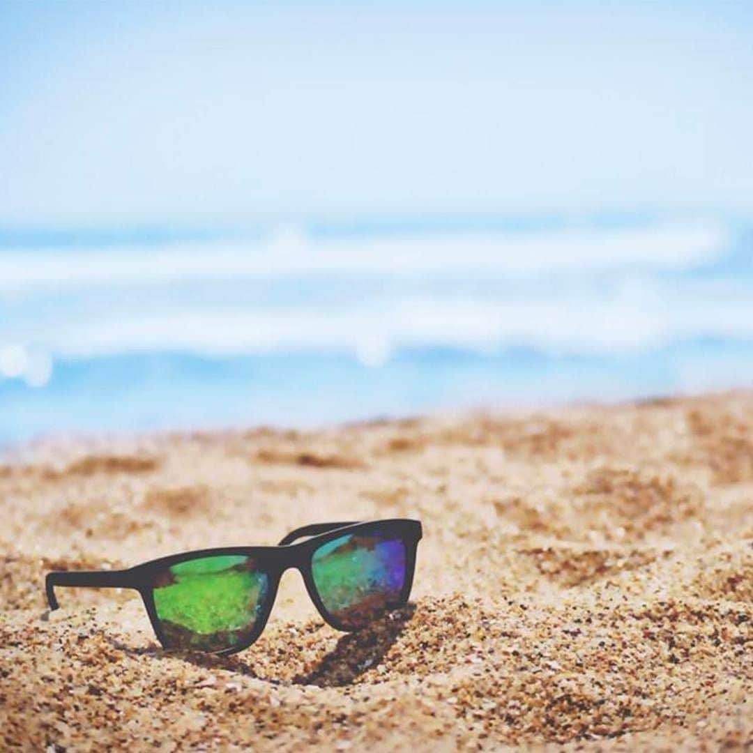 Otto Japan(オットージャパン) さんのインスタグラム写真 - (Otto Japan(オットージャパン) Instagram)「UVカットも保湿もあきらめない、お肌に心地よい日焼け止め  - - - - - - - - - - - - - - - - 梅雨も明け始め、アウトドアでキャンプや海水浴で外に出かける機会が増えますね。そうなるとやはり紫外線が気になります…。  健康なお肌を守るために、紫外線対策は重要！でも乾燥肌や皮膚の弱い子供にも使える日焼け止めを探すのは大変です。「Great Barrier Island Bee（グレートバリアアイランドビー）」から、マヌカハニーを配合した、乾燥肌や子供でも使える日焼け止めの「サンスクリーン SPF30」届きました。  保湿機能を重視した日焼け止め。ニュージーランドで採れる天然由来の保湿成分マヌカハニー配合で、乾燥したお肌をしっかり保湿してくれます。  汗や水にも強いウォータープルーフ仕様のため、キャンプや川遊びなどでも大活躍♪ 天然由来成分が配合されていて含まれる添加物が少なく、子供にも安心して使えるのが嬉しいですね！  肌に優しいのに、しっかりと紫外線をブロックしてくれるマヌカハニー配合の日焼け止め。楽しい夏のお出かけに、強い味方となってくれるはずです。 - - - - - - - - - - - - - - - -  ◆もっと商品について知りたい方は写真をタップ！  ================= マイモットーの商品が気になった方は「#私のマイモットー」で教えてください。 素敵な投稿は @my.motto.jp で紹介させていただきます。 =================  #GREATBARRIERISLANDBEECO #日焼け止め #サンスクリーン #マヌカハニー #紫外線対策 #オーガニック #オーガニックコスメ #天然由来原料 #スキンケア #保湿ケア #保湿効果 #大人のスキンケア #スキンケア #天然素材 #暮らしを楽しむ #日々の暮らしを楽しむ #丁寧なくらし #暮らしの道具 #シンプルライフ #マイモットー #mymotto」8月2日 12時00分 - my.motto.jp