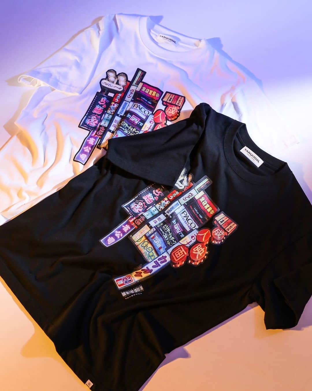 ヴァンキッシュのインスタグラム：「ㅤㅤㅤㅤㅤㅤㅤㅤㅤㅤㅤㅤㅤ ㅤㅤㅤㅤㅤㅤㅤㅤㅤㅤㅤㅤㅤ ■ SHIBUYA Neon T-shirt[VWC059] Color:White/Black Size:M/L/XL JPY 7,150 (tax included)  ㅤㅤㅤㅤㅤㅤㅤㅤㅤㅤㅤㅤ Shop link bio！ ——————————————— ‪#VANQUISH #vanquishjp」